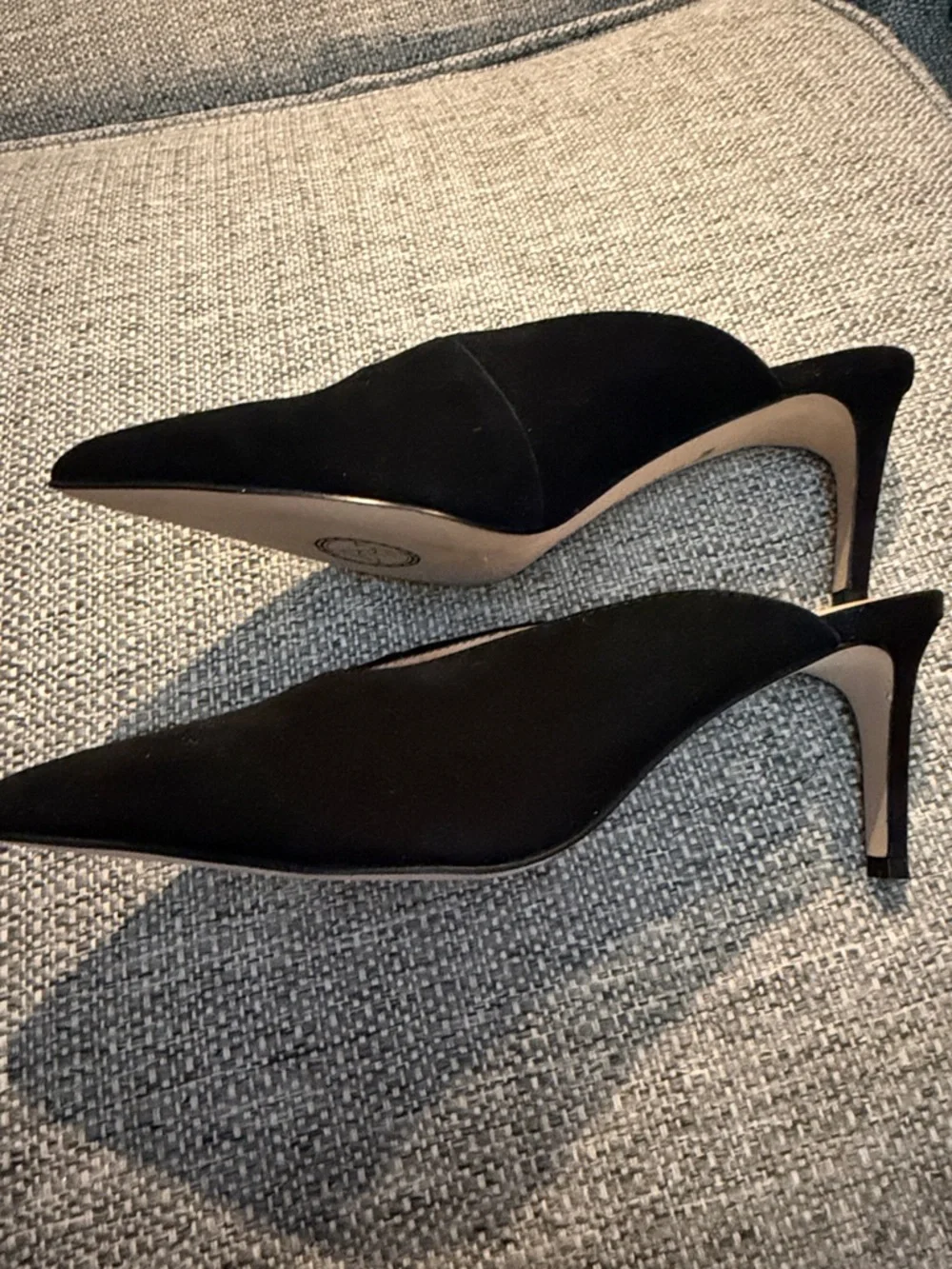 NEW Adrienne Vittadini Adrian Slide Pump Black Suede Size 7.5 - Picture 4 of 8